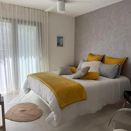 Casa Felicia Homestay *